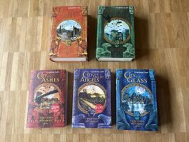 Cassandra Clare Chroniken der Unterwelt, 5 Bände, Top!