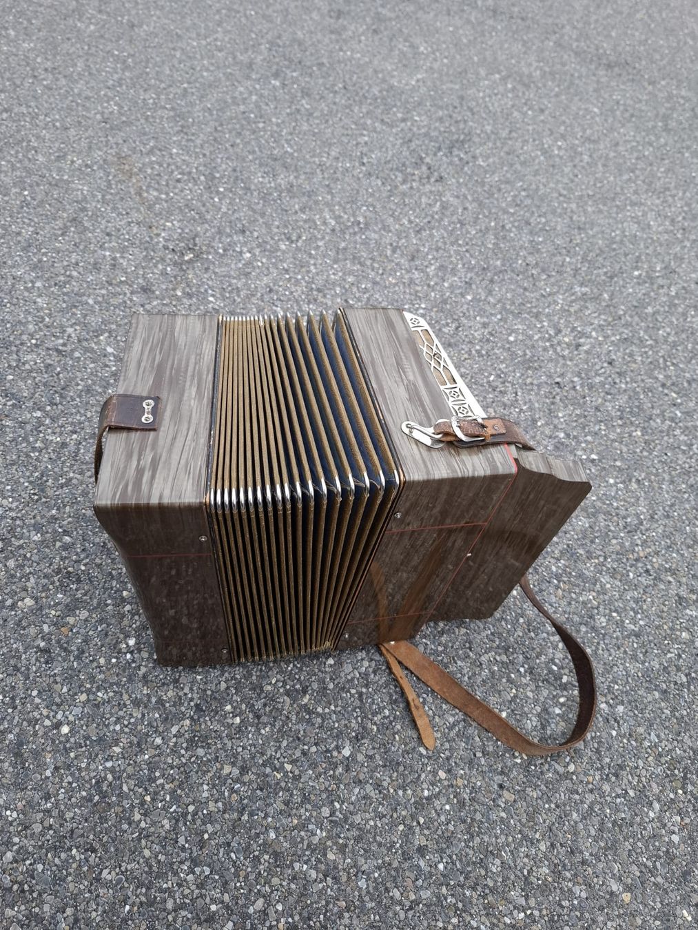 Strumenti musicali: accordéon diatonique 8 basses  – Usato da Pont-de-la-Morge venduto da Mirabelle0 2