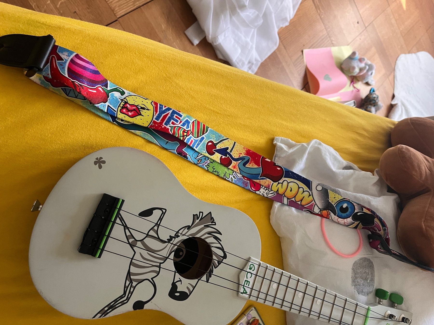 Instruments de musique: Ukulele weiss mit Zebra – Neuf (Voir description) à Wädenswil par khira 7