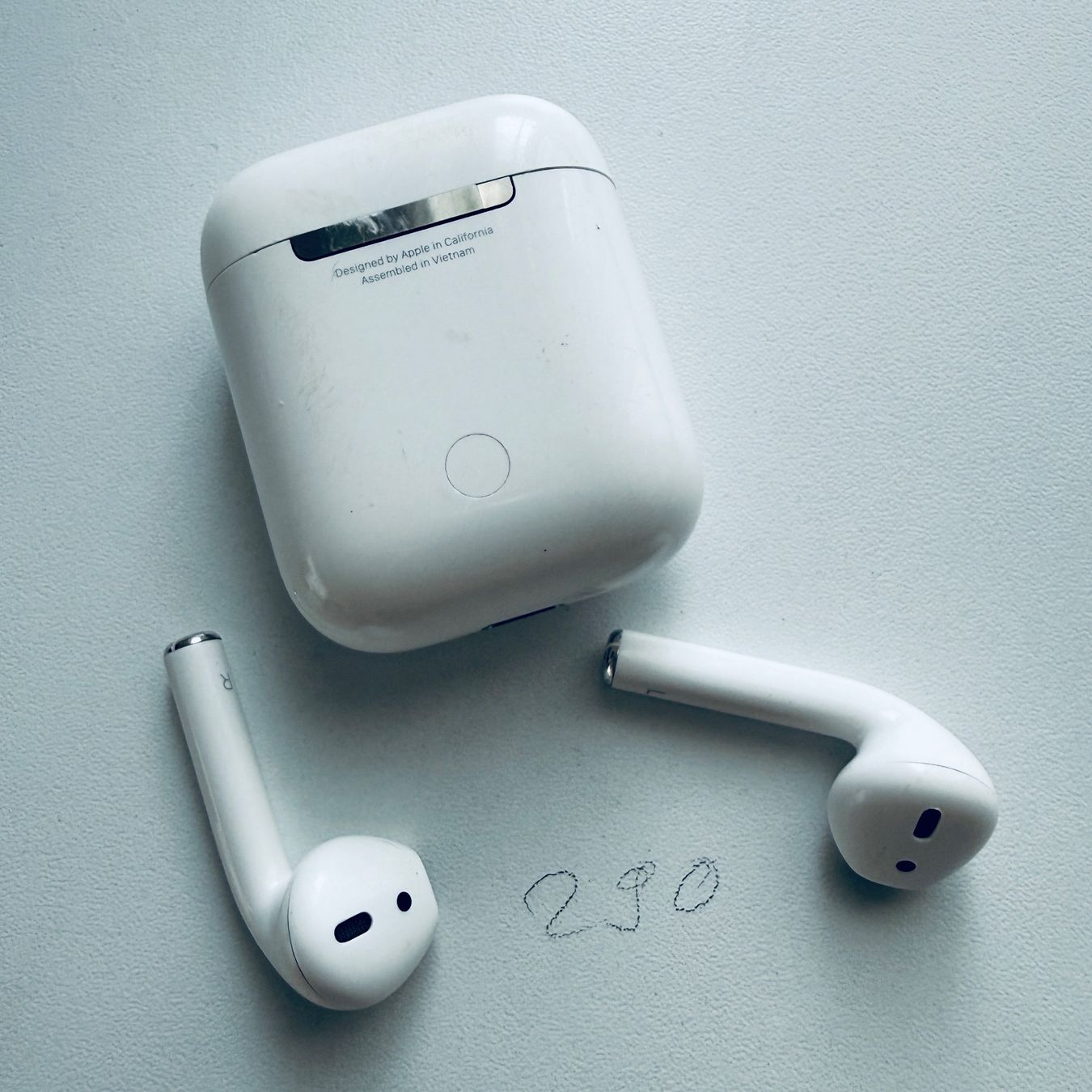 Apple Cuffie: Original Apple AirPods 2 Gen. Wireless Kopfhörer & Case – Usato da Basel venduto da MY.AIRPODS.SHOP 4