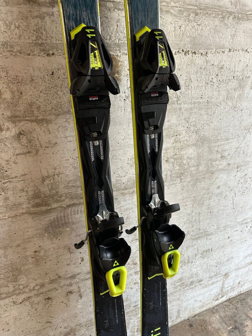 Fischer Sci: Fischer Curv Ski 164CM – Usato da Emmenbrücke venduto da karkarkar 2