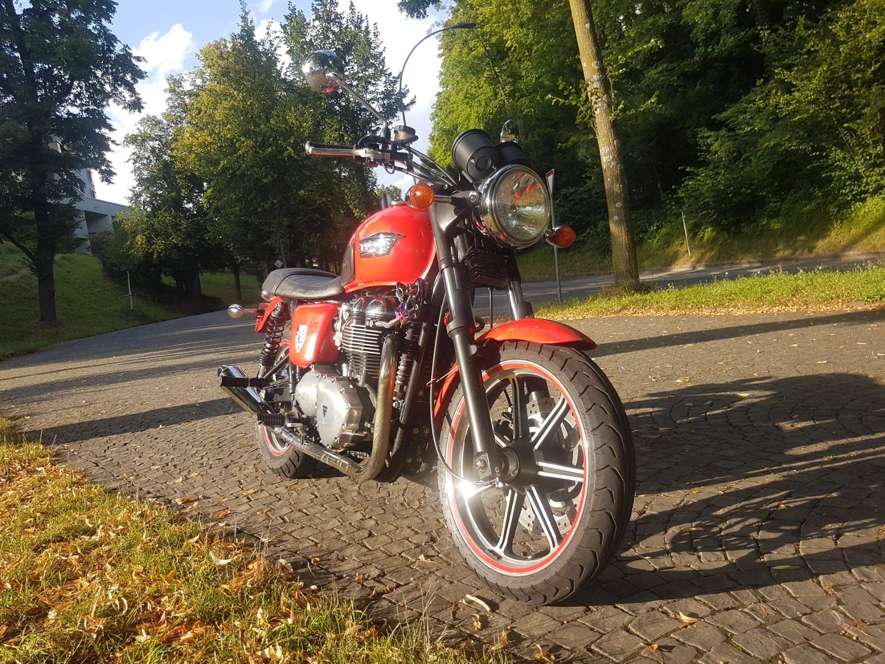Triumph Strada: Triumph Bonneville 900 – Usato da bern venduto da Aaxe