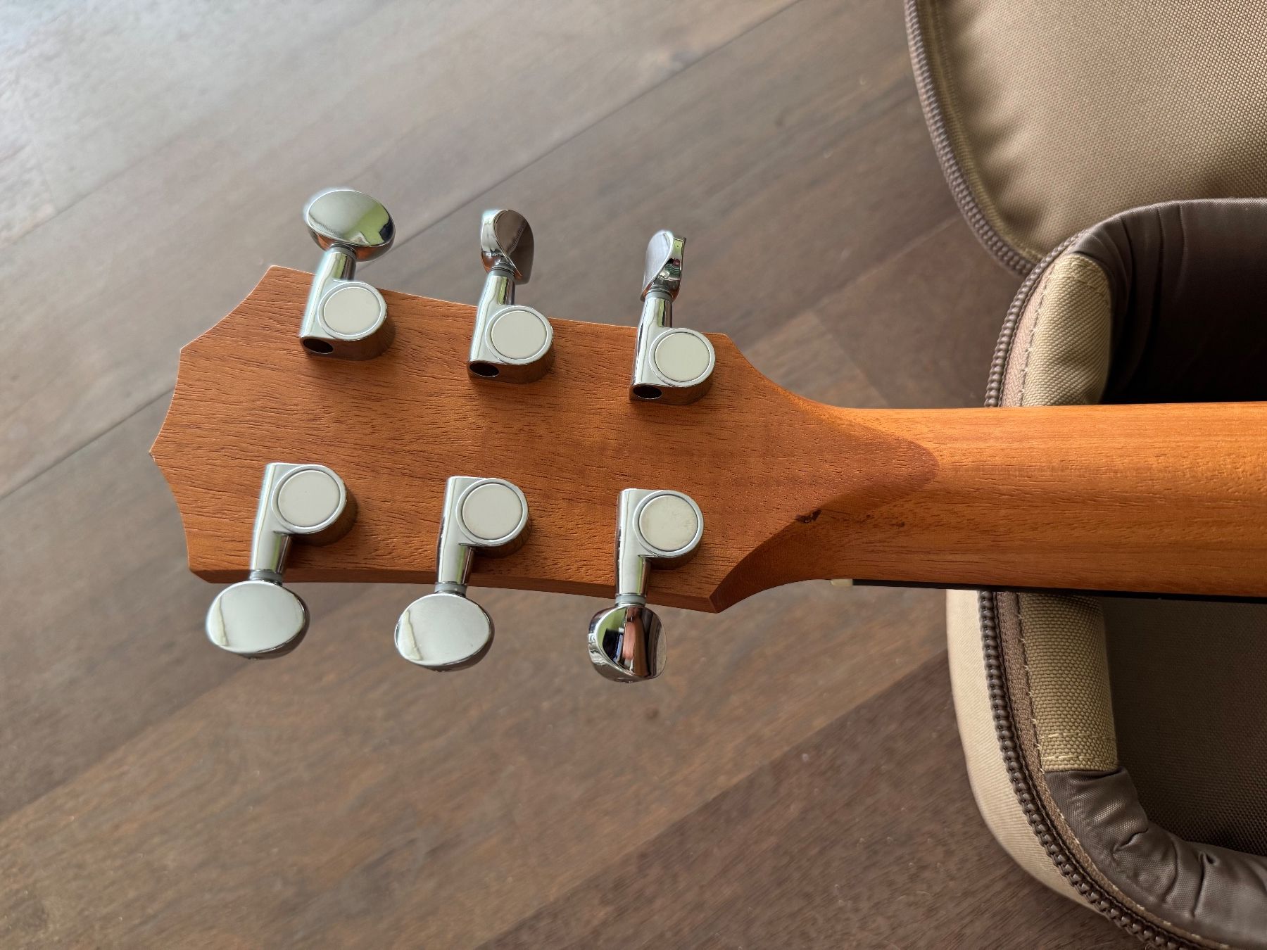 Taylor Strumenti musicali: Taylor GS Mini Mahogany Westerngitarre – Usato da Richterswil venduto da velvetglove_rhcp 5
