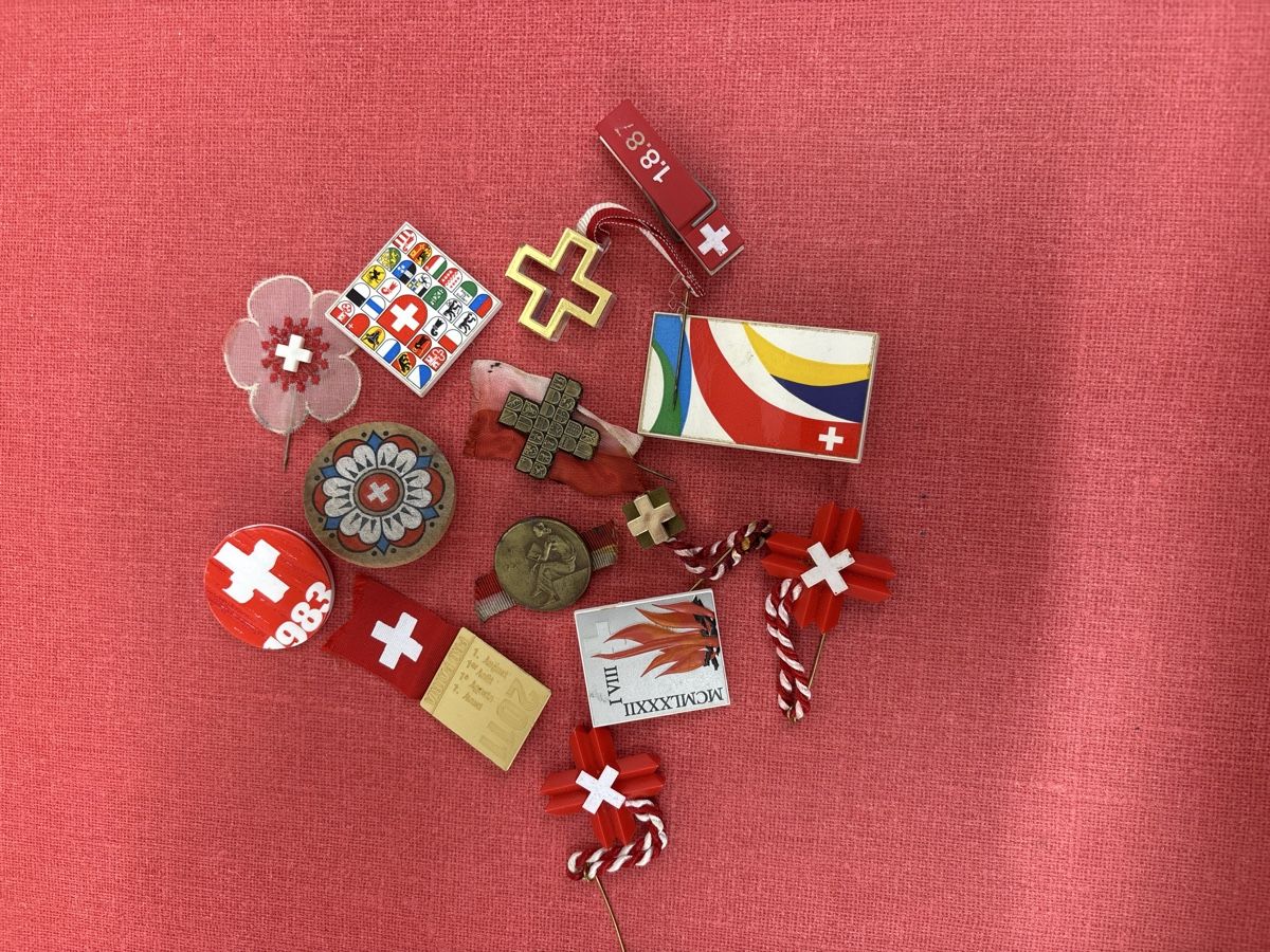 Placchette & Badge: 1August-Abzeichen LOT – Usato da Ormalingen venduto da digital09 1