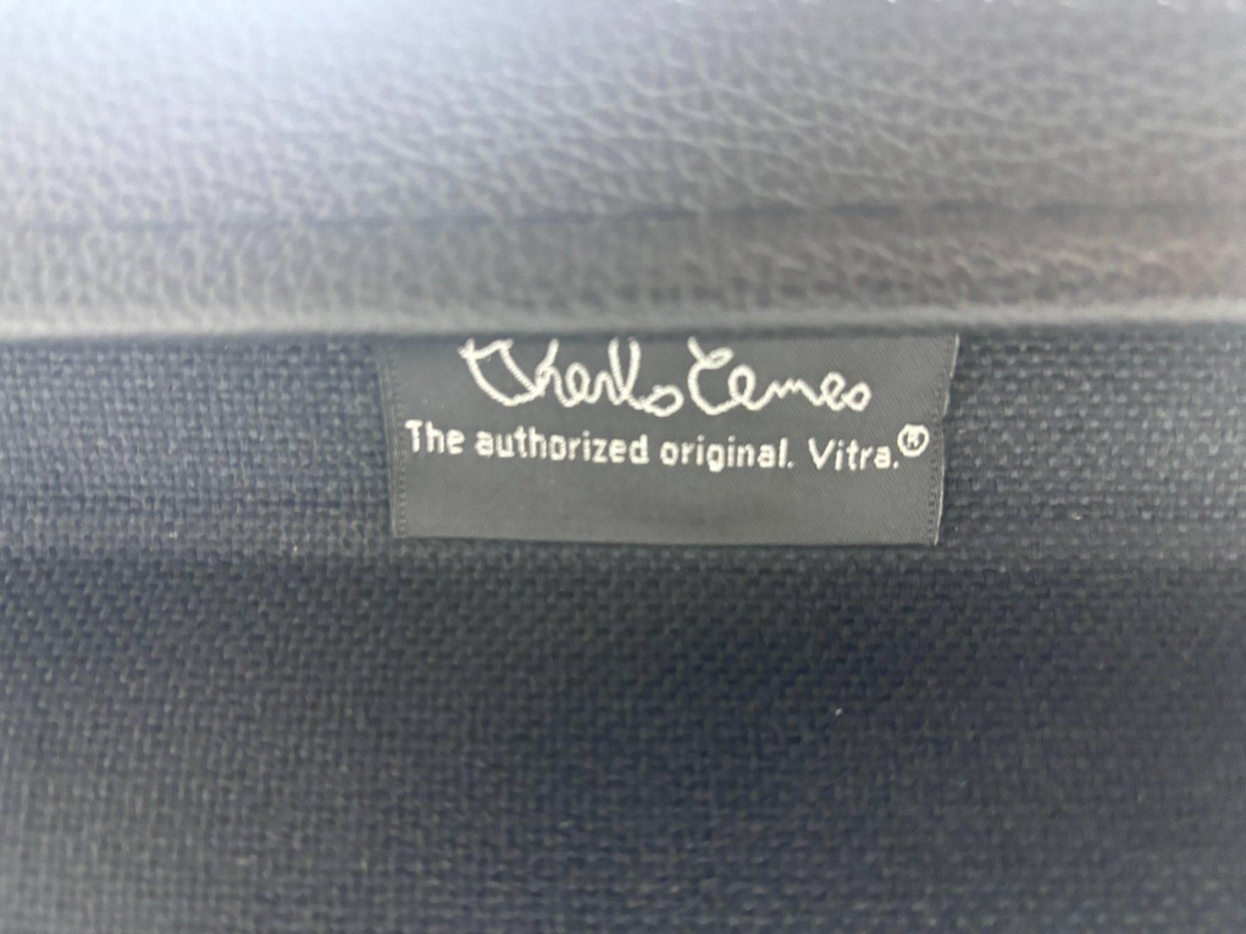 Vitra Poltrone: Eames Vitra EA 124, EA 125  Lounge - Nero Leder / Cuir – Usato da La Sarraz venduto da swq_1hv 3