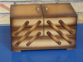 NÄHKÄSTCHEN NÄHBOX NÄHMATERILATKASTEN VINTAGE
