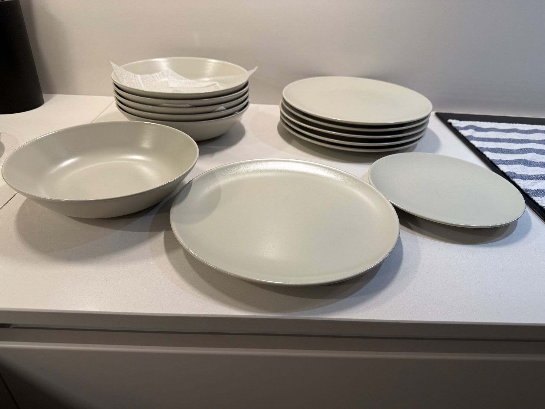 Ikea Set di piatti: IKEA FÄRGKLAR Set piatti, 14 pezzi, come nuovi – Usato da Paradiso venduto da Jamming____ 2