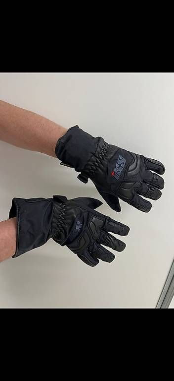 Handschuhe & Handstulpen: Handschuhe Goretex schwarz – Gebraucht aus Oberglatt ZH von Mperlen