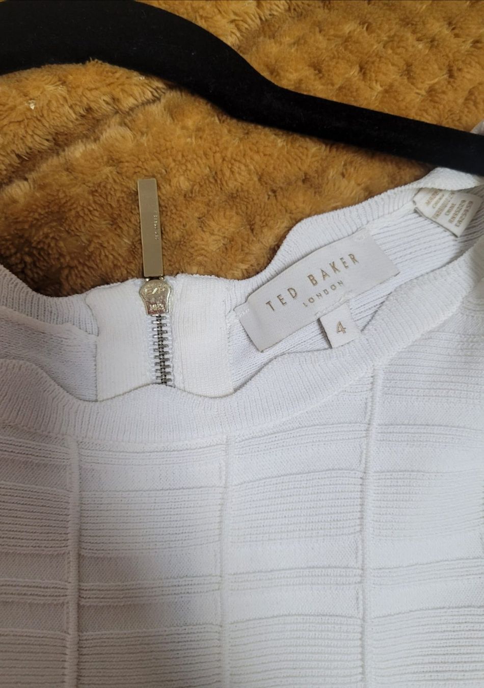 Ted Baker Vestiti: Ted Baker Kleid, Grösse 4, Dunkelblau/Weiss, Strickkleid – Nuovo (secondo la descrizione) da Kreuzlingen venduto da iri_j6x2 2