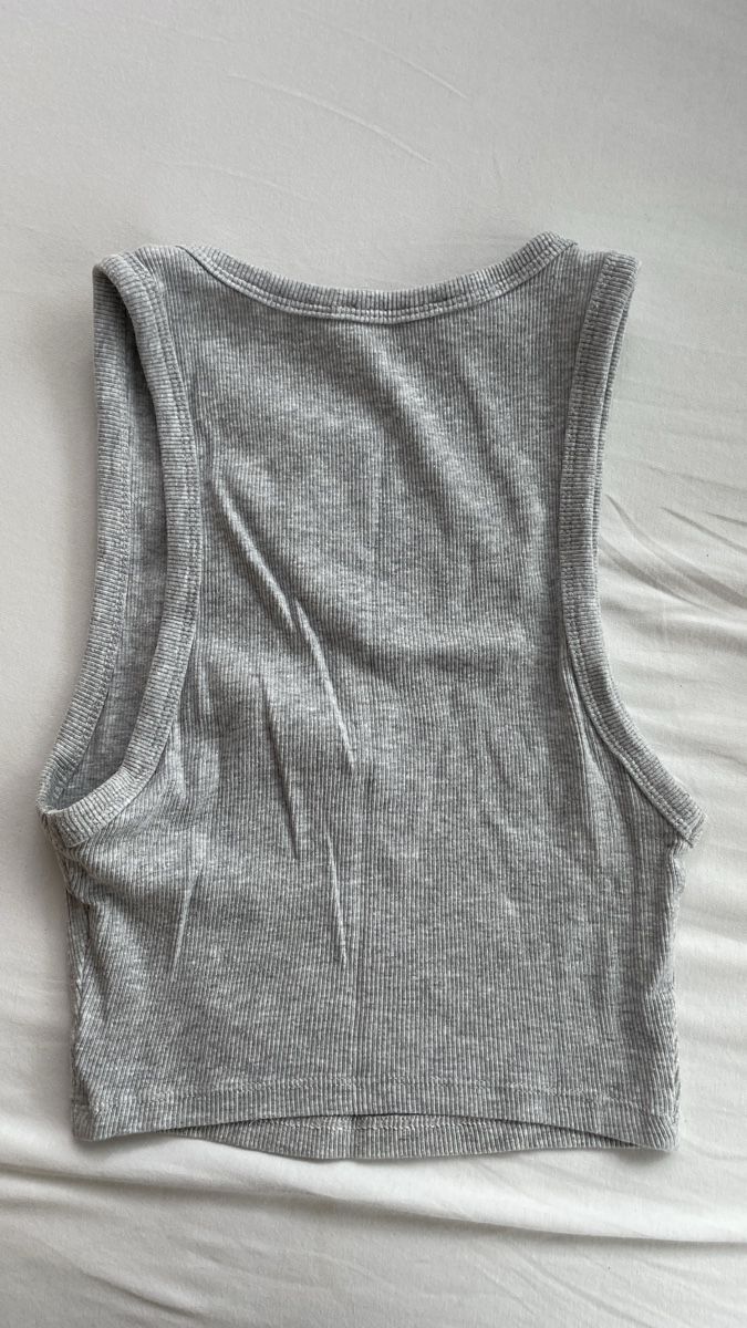 Zara Top: Graues Tank Top von Zara – Nuovo (secondo la descrizione) da Muttenz venduto da lil_cs6m 1