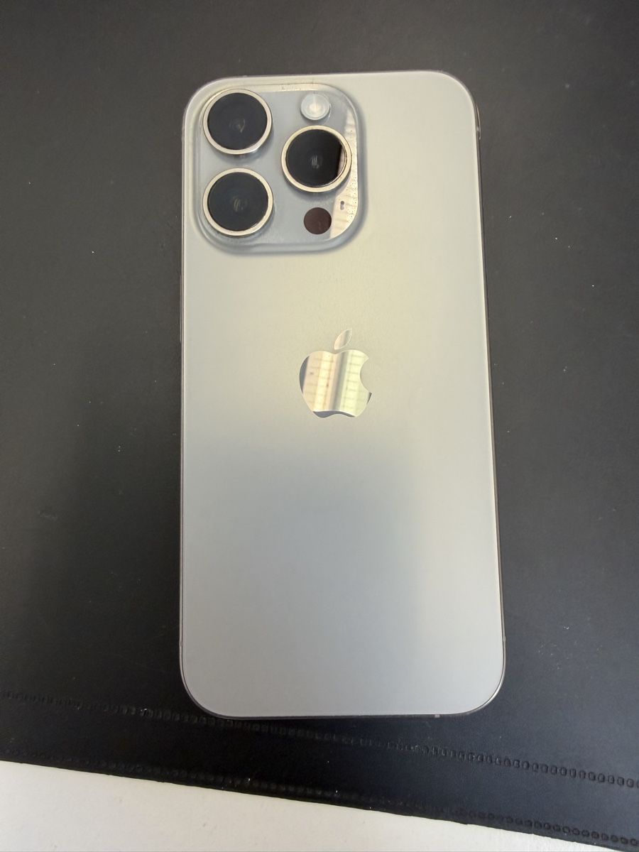 Apple Portables: iPhone 15 Pro 128 GB – D'occasion à Engelburg par Benzi87