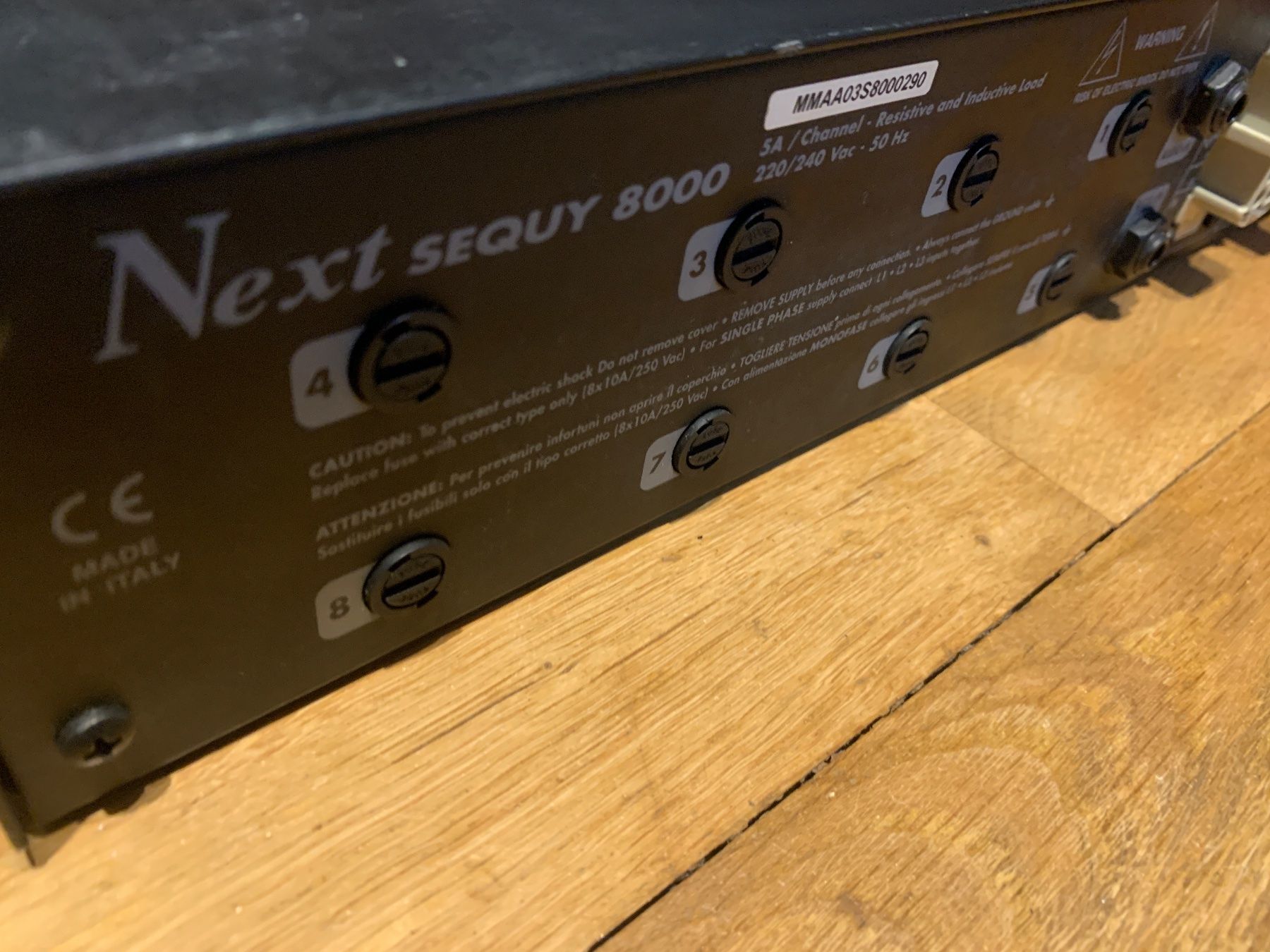 Mischpulte: Dimmer 8 Kanal - Next SEQUY8000 – Gebraucht aus Stettfurt von 2442 6