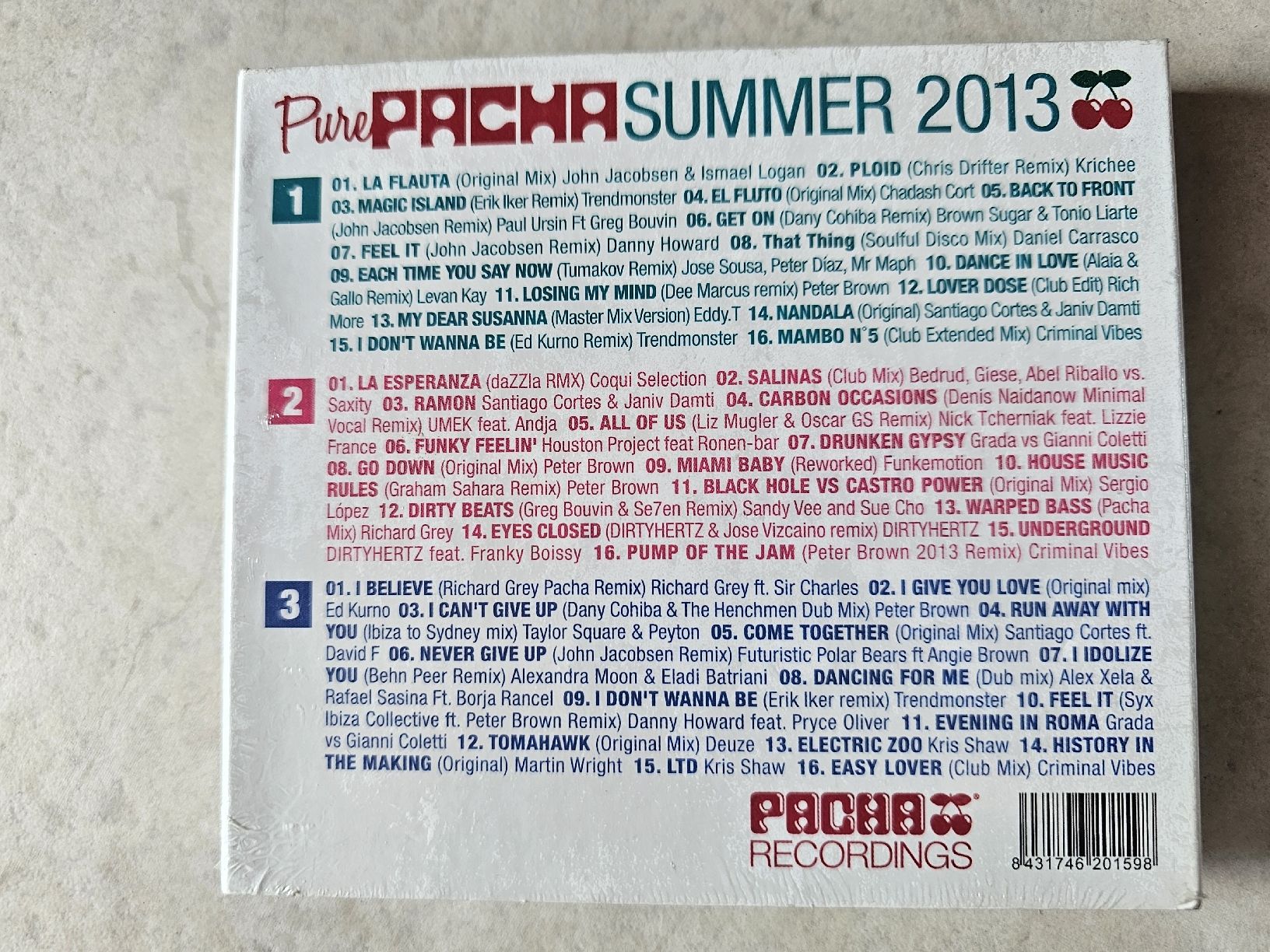 CD: Pure Pacha Summer 2013  /  3 CD Set Fabrikneu – Nuovo e nell'imballaggio originale da Schneisingen venduto da backstore24 1