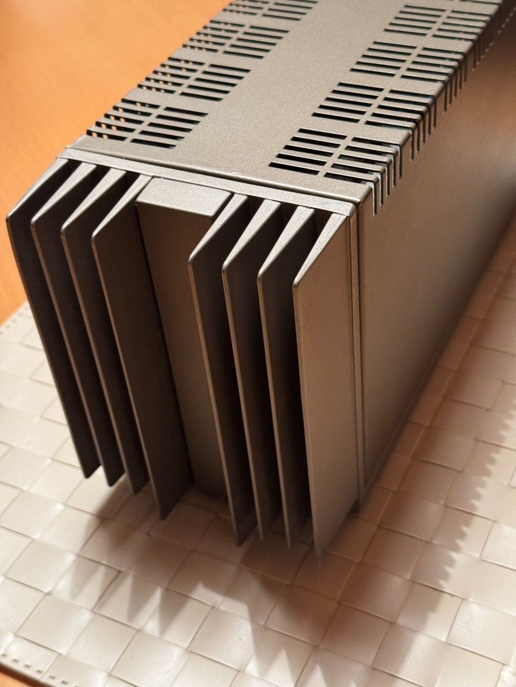 Quad Amplificatori: QUAD 303 Amplifier – Usato da Grenchen venduto da pjfox 3