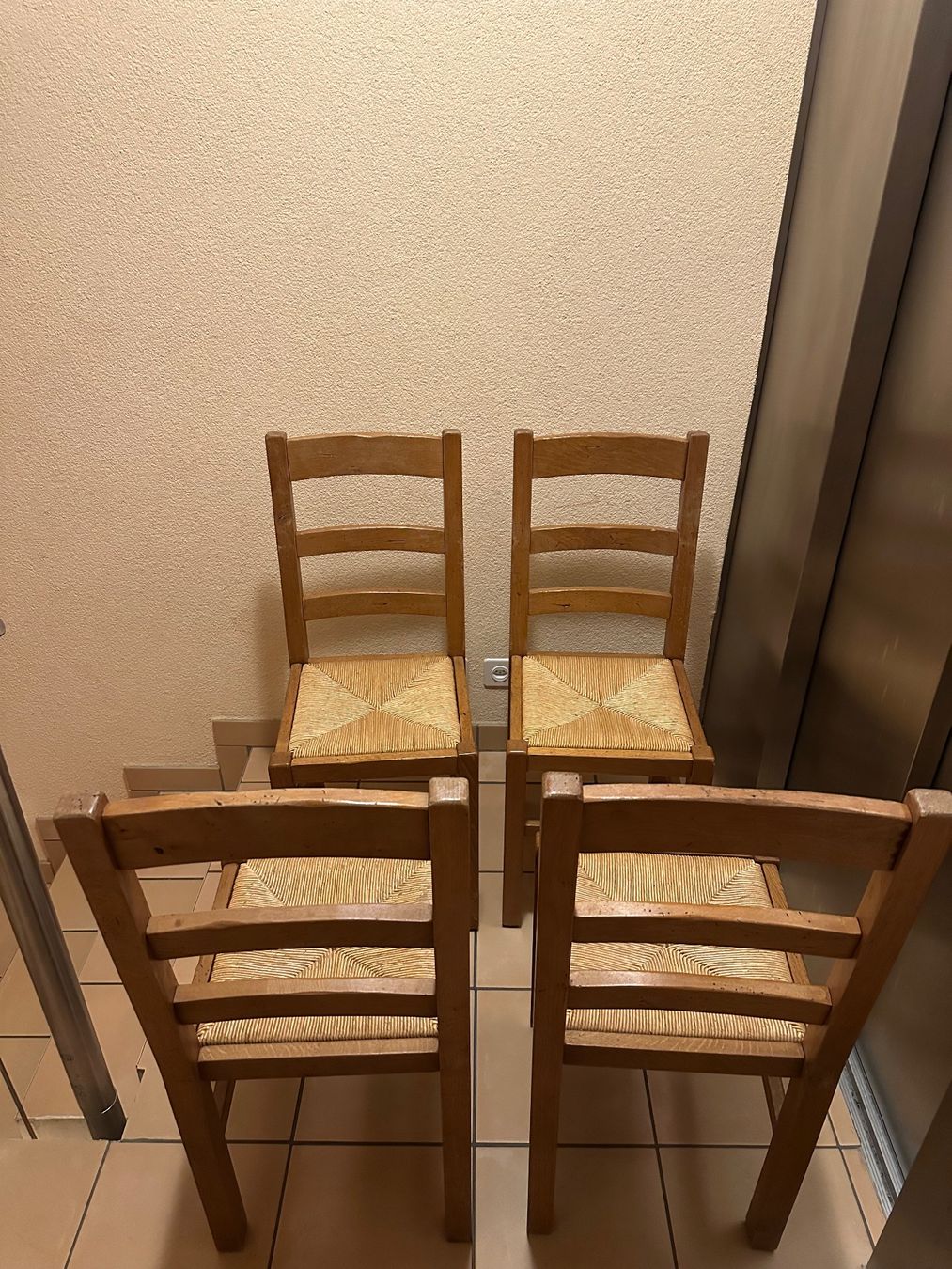 Sedie: Lot de 4 chaises en bois et paille. – Usato da Orbe venduto da br1_tyr8 1