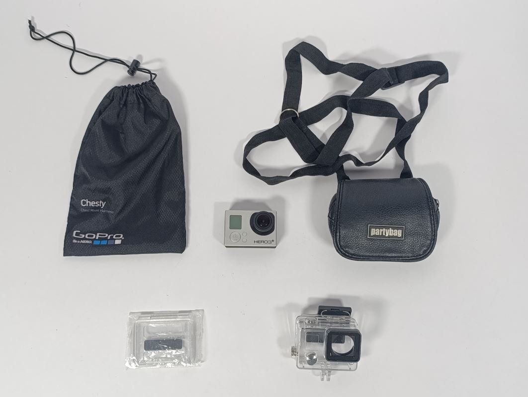 Gopro Action Cam: GOPRO Hero3+ Silver avec accessoires – D'occasion à Thielle par Plusvalue_Neuchatel