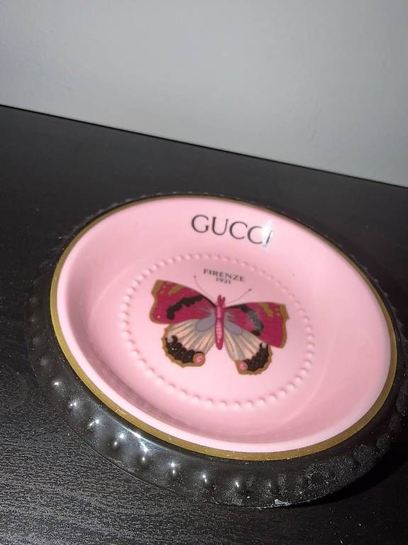 Portemonnaie: Exklusive Gucci-Kollektion 200 statt 300 – Gebraucht aus Rüti ZH von sor_c27g 1