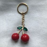 Taschenanhänger "Kirschen" als kleine Geschenkidee