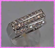 Bezaubernder Ring mit Zirkonia
