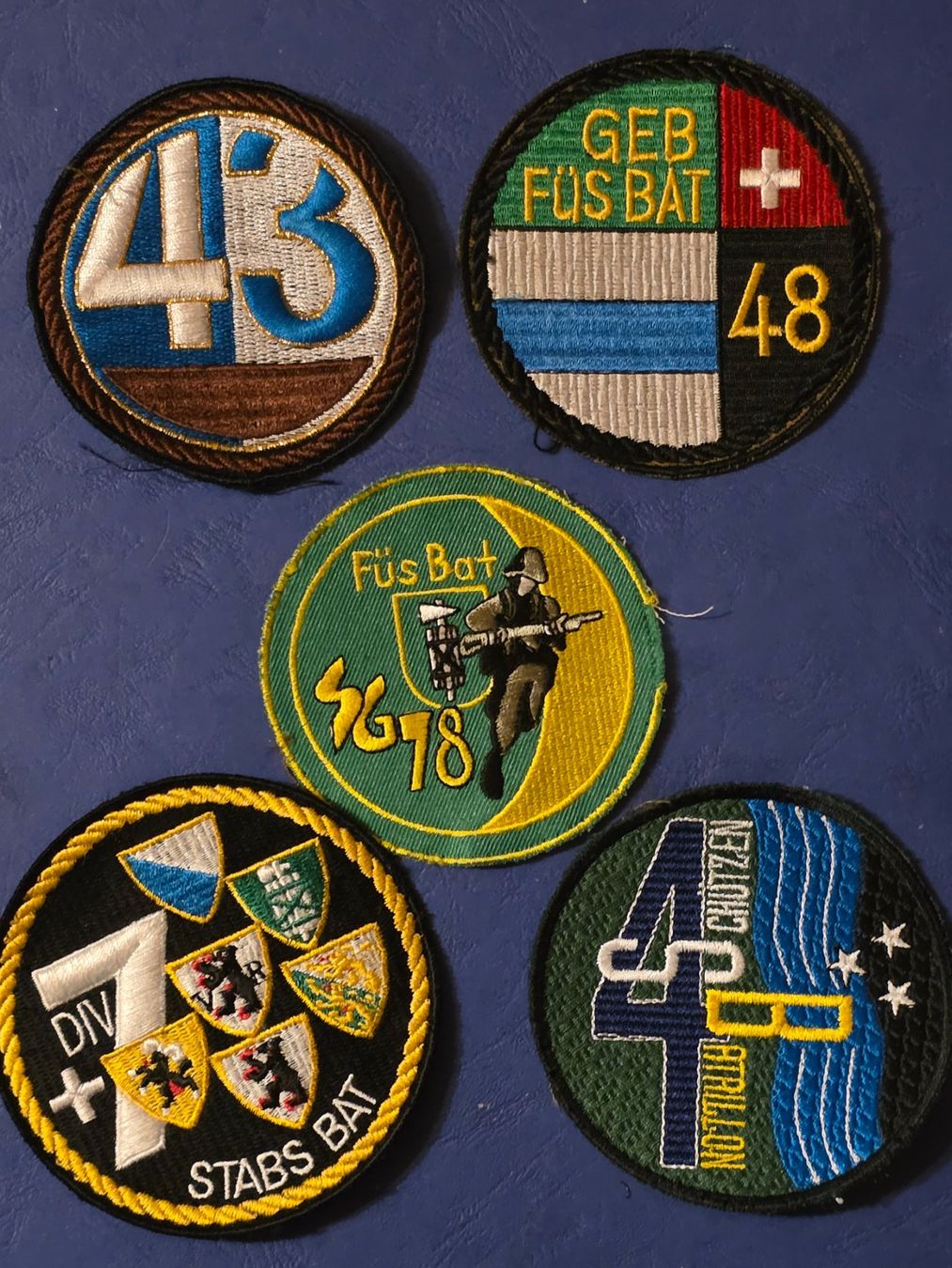 Schweizer Armee Placchette & Badge: 5 Infanterie Abzeichen Badge A95 – Usato da Prangins venduto da AdjEM08