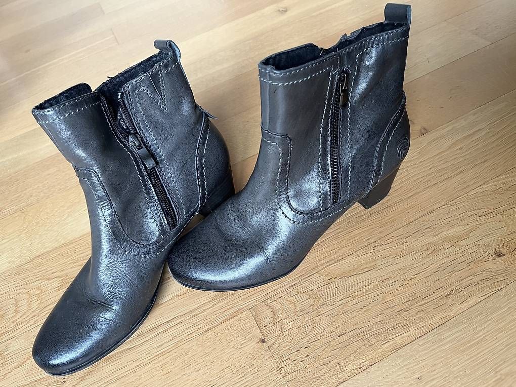 Scarpe da donna: Stiefeletten Leder Grösse 38 – Nuovo (secondo la descrizione) da Zürich venduto da Bkaeser