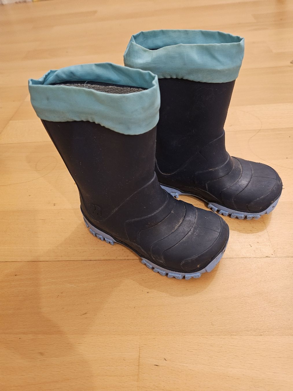 Scarpe per ragazzi: Gummistiefel Grösse 22 – Usato da Winterthur venduto da la_lunae 1