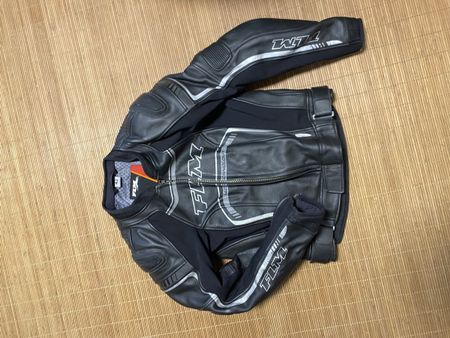 Damen Motorradjacke FLM Gr. 42 – Leder, 1 Saison getragen
