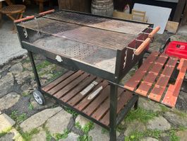 Holzkohlengrill