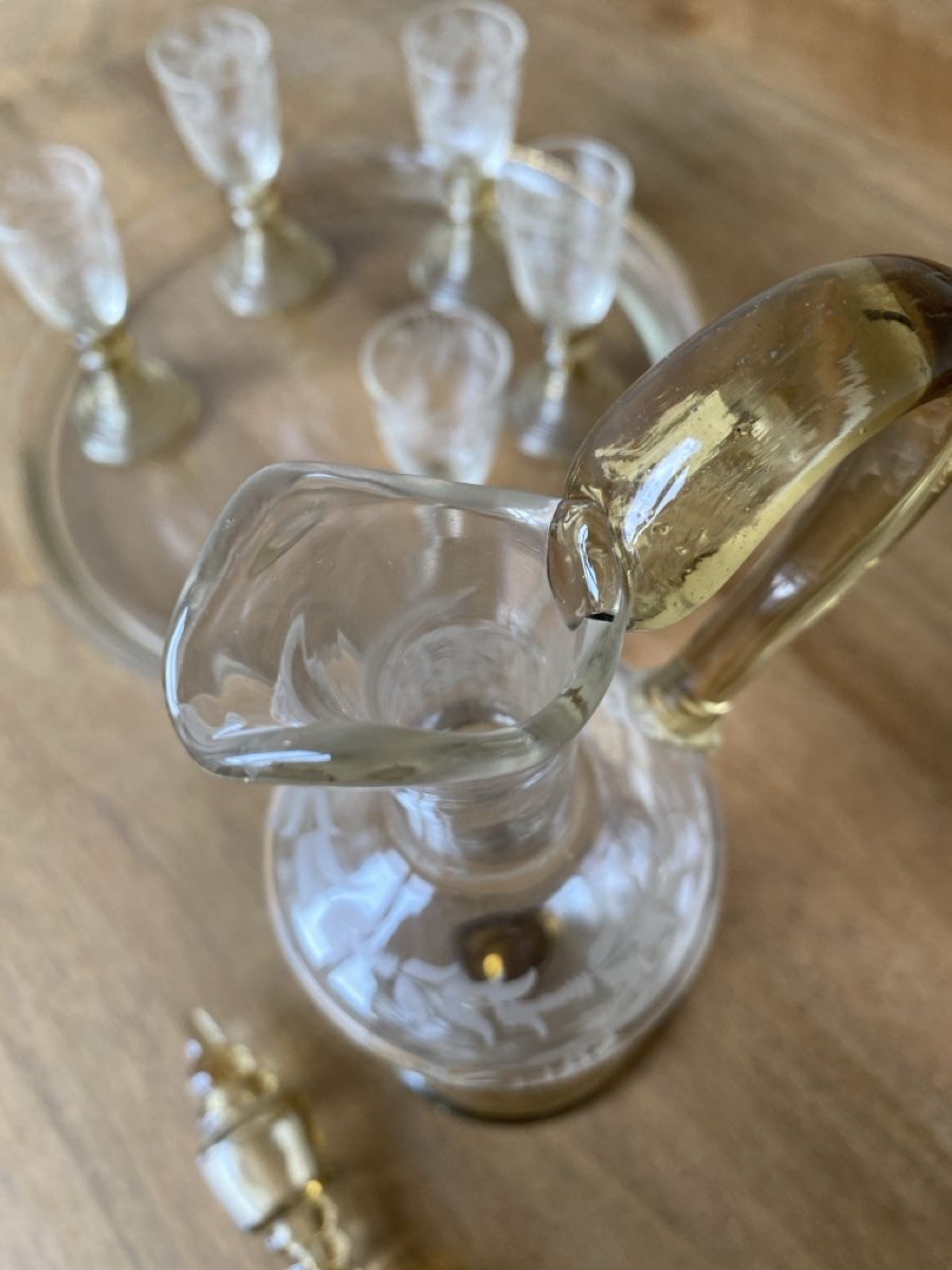 Set di piatti: Glaskaraffen-Schnapsglas Set – Usato da Luzern venduto da Gustav-33 5