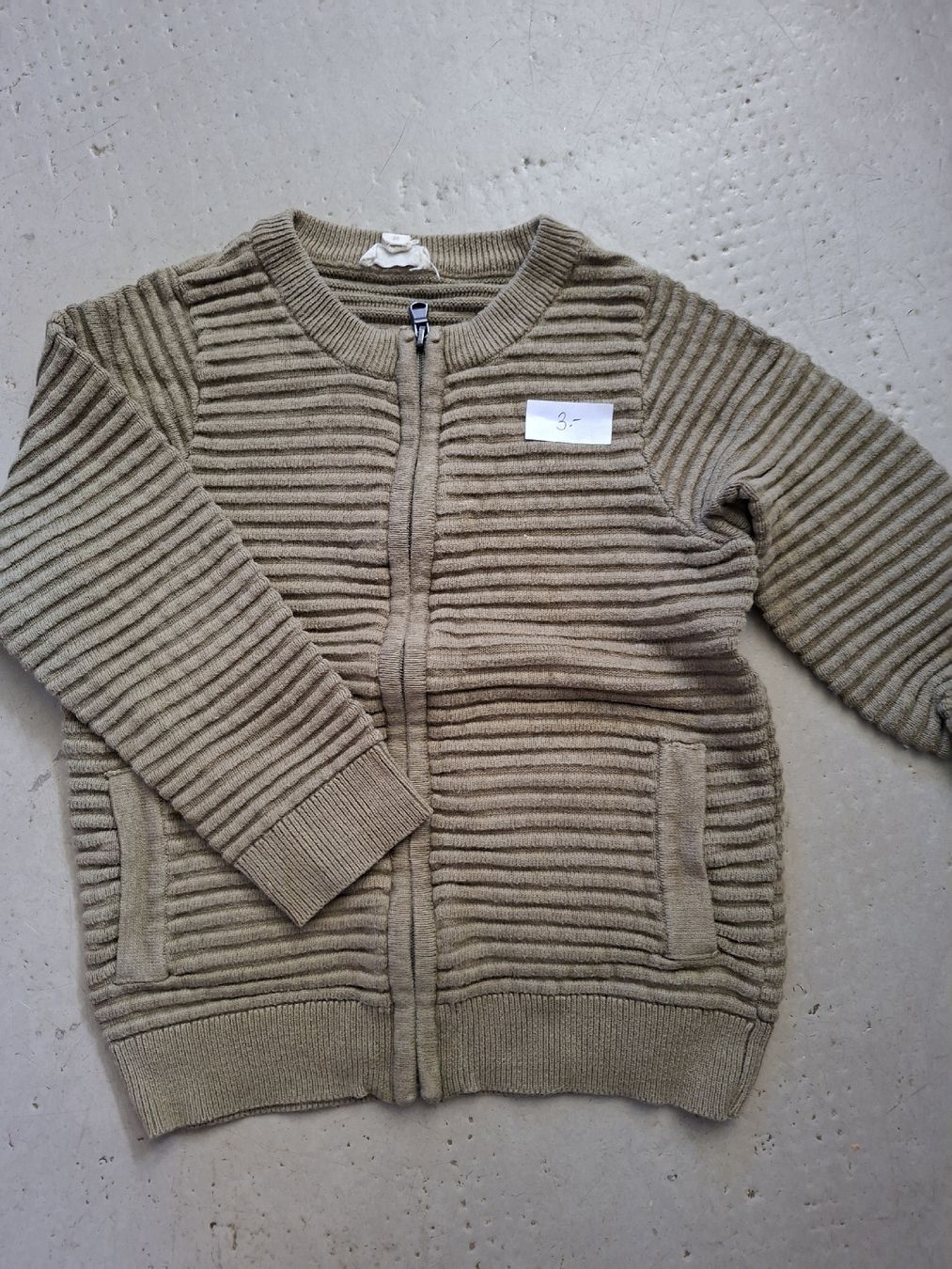 Ensembles coordonnés: Lot d'habits garçon taille 98 – D'occasion à Boncourt par Adeline_2727 3