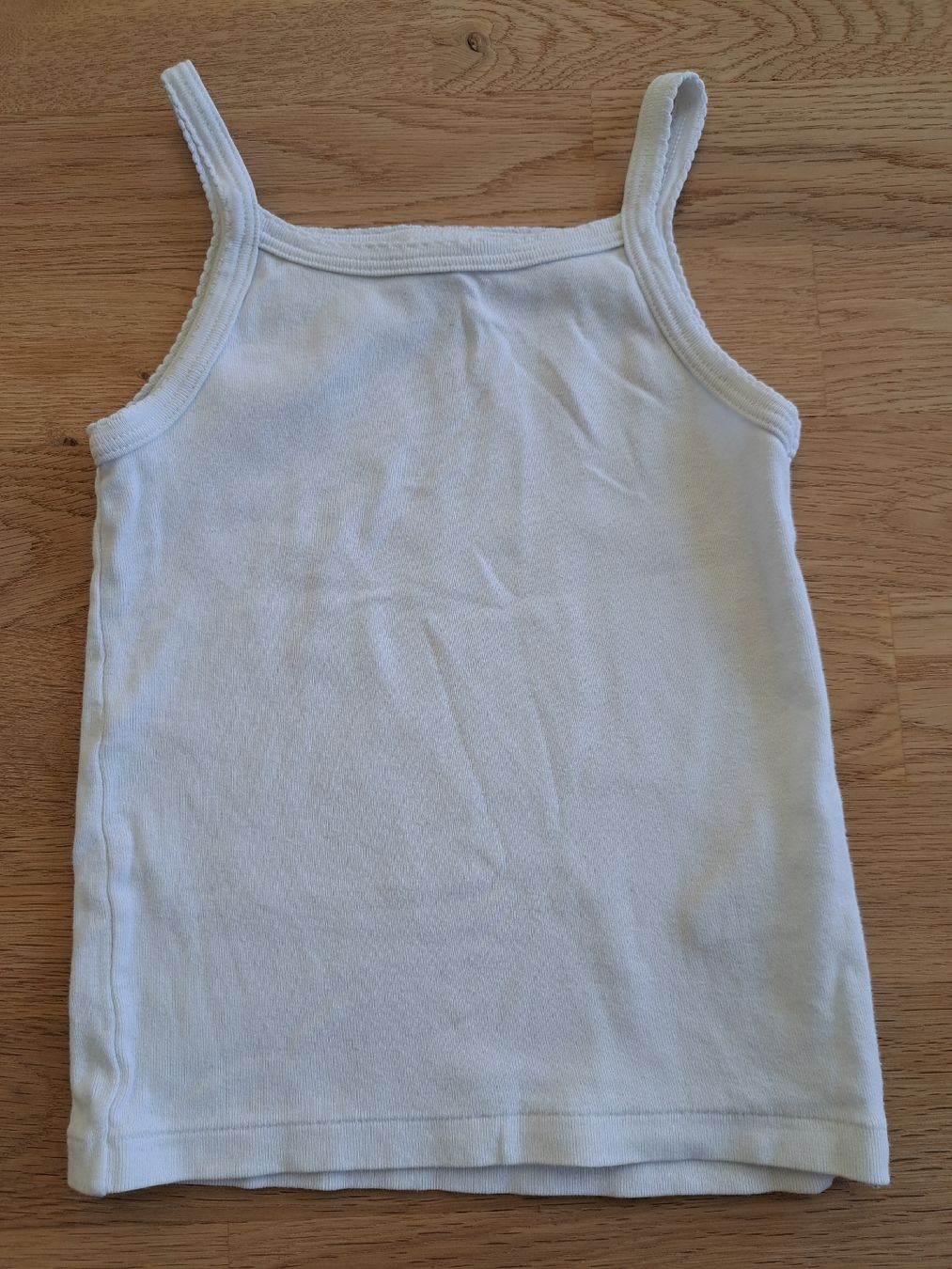 Petit Bateau Unterwäsche: Sommer Set: 2 Unterhemden, Grösse 98/104 – Gebraucht aus Bergdietikon von Staphylococcus 1