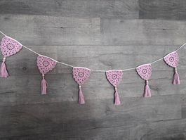 Wimmpelkette , lila, Boho-Stil, neu