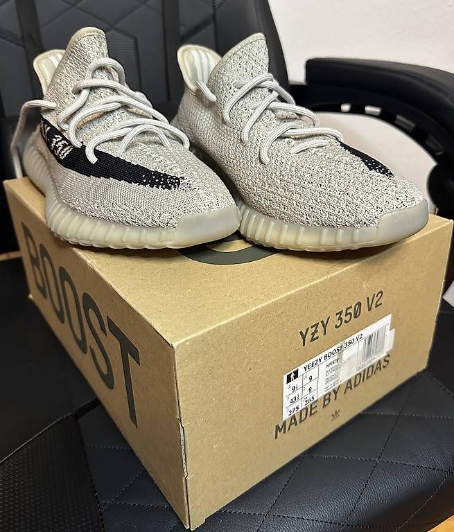 Herrenschuhe: YEEZY Boost 350 V2 – Neu und originalverpackt aus Zürich von Pablo_C 1