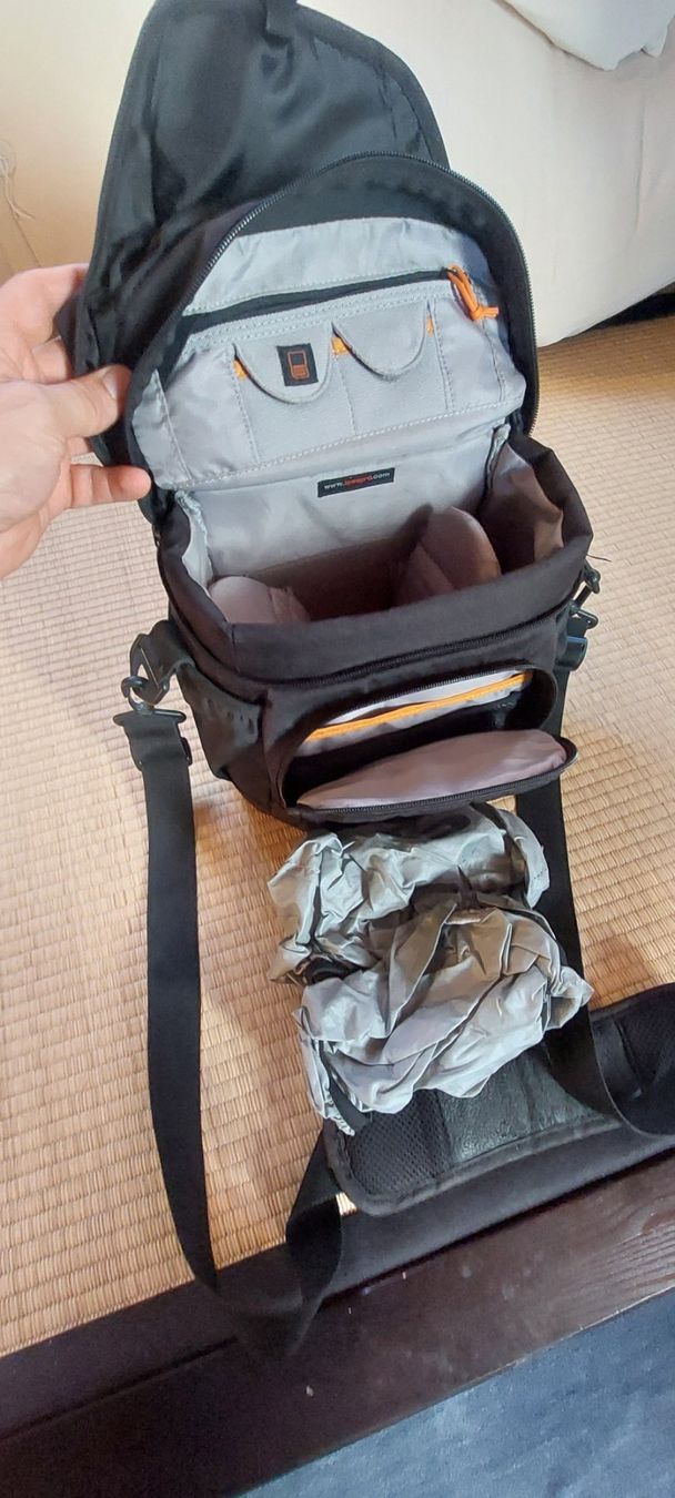 Lowepro Borse: Lowepro Nova 170 AW Kameratasche – Usato da Aeschi SO venduto da Mr.Cornrows 3