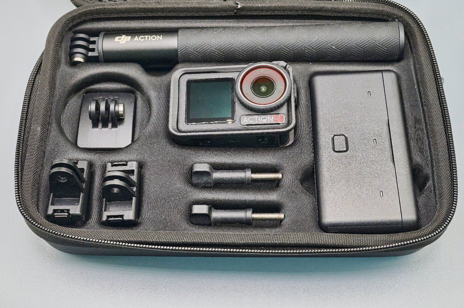 DJI Action Cam: DJI Osmo Action 5 Pro Adventure Combo – Gebraucht aus Allschwil von Jakscha 2