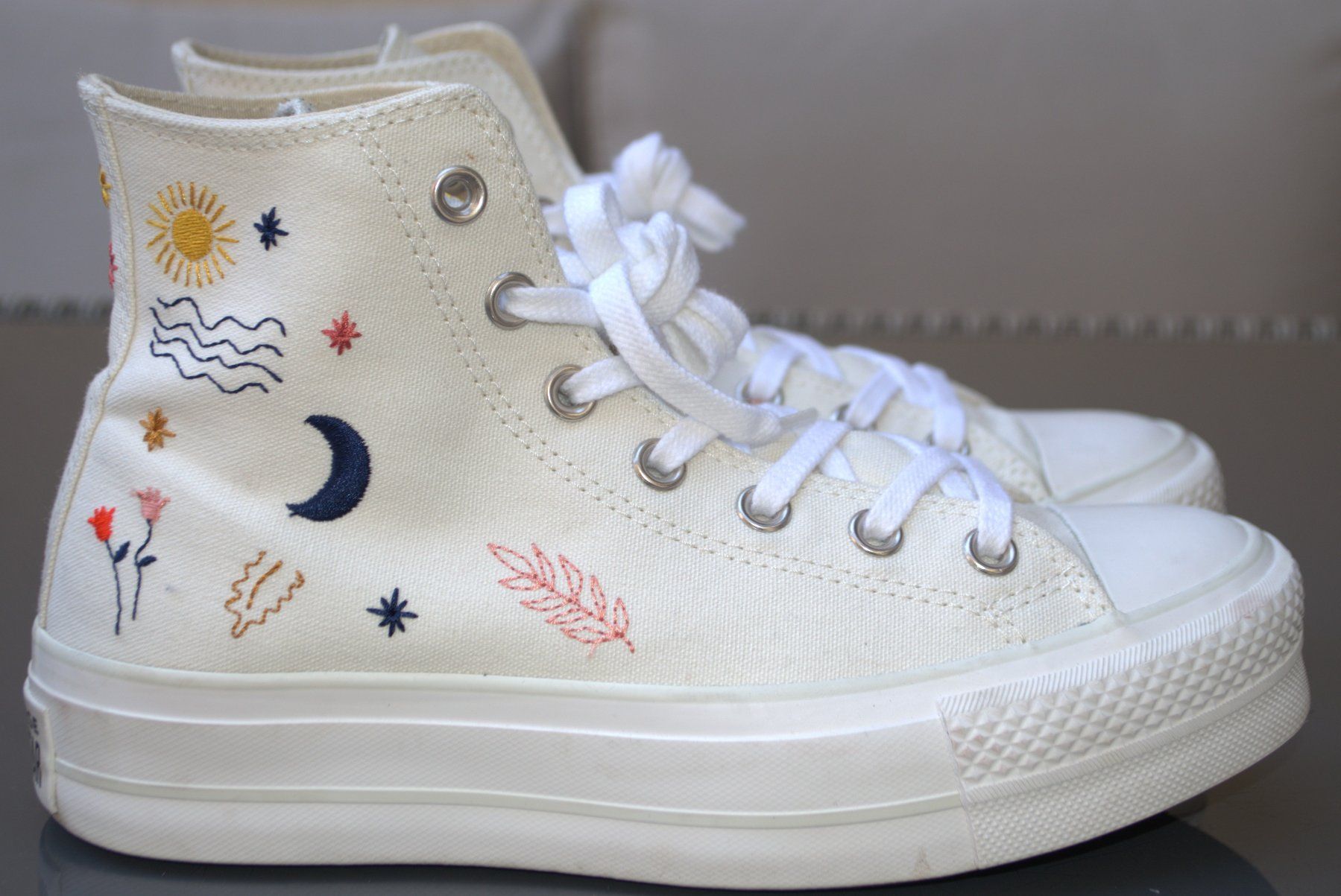 Converse Chaussures femmes: Converse Chuck Taylor All Star Sneakers 38 – D'occasion à Collonges par arashee