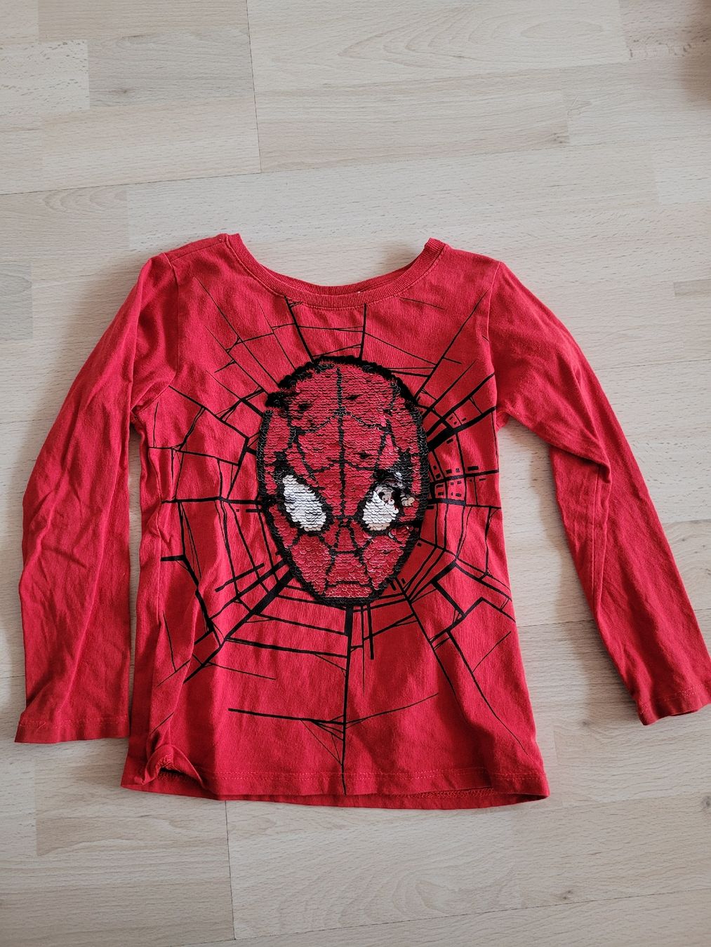 Pulls et sweat-shirts: Pullover Spiderman gr. 110 – D'occasion à Inwil par Flower2325