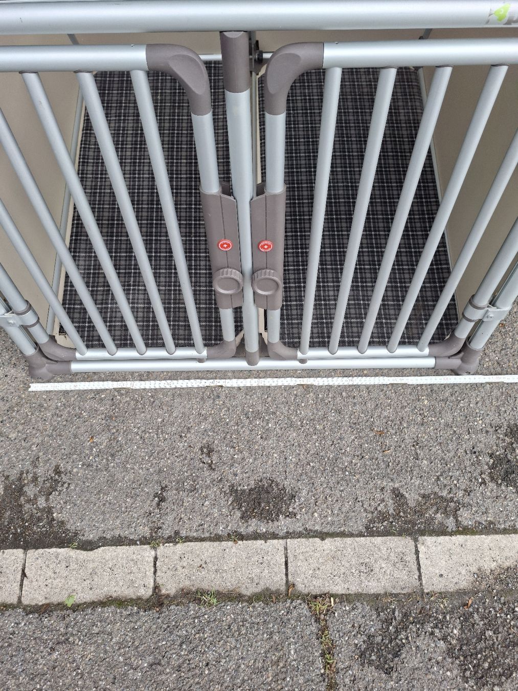 4pets Gabbie, trasporto & Sicurezza: Hundebox für Auto – Usato da Thayngen venduto da 7478 5