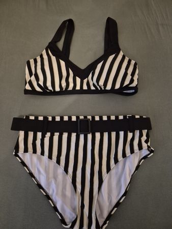 Bikini 44 D