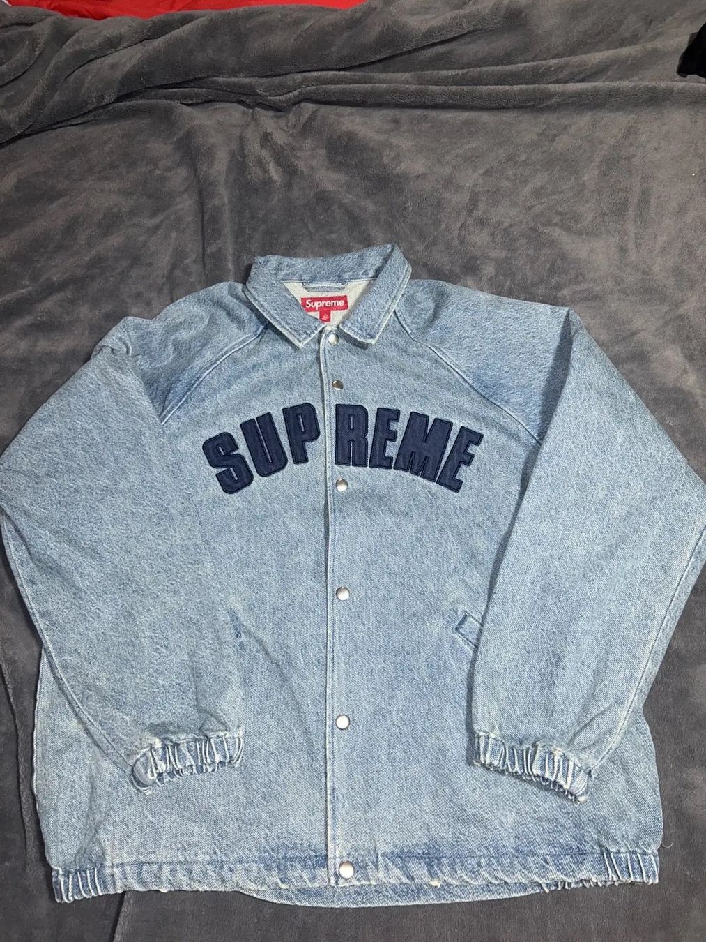 Giacche: Supreme Arc Denim Jacket – Nuovo (secondo la descrizione) da Lausanne venduto da doa_nc5v