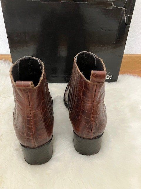 Scarpe da donna: Bottines Cuir marron, taille 36 Bianco – Usato da Marin-Epagnier venduto da rchouchouu 2