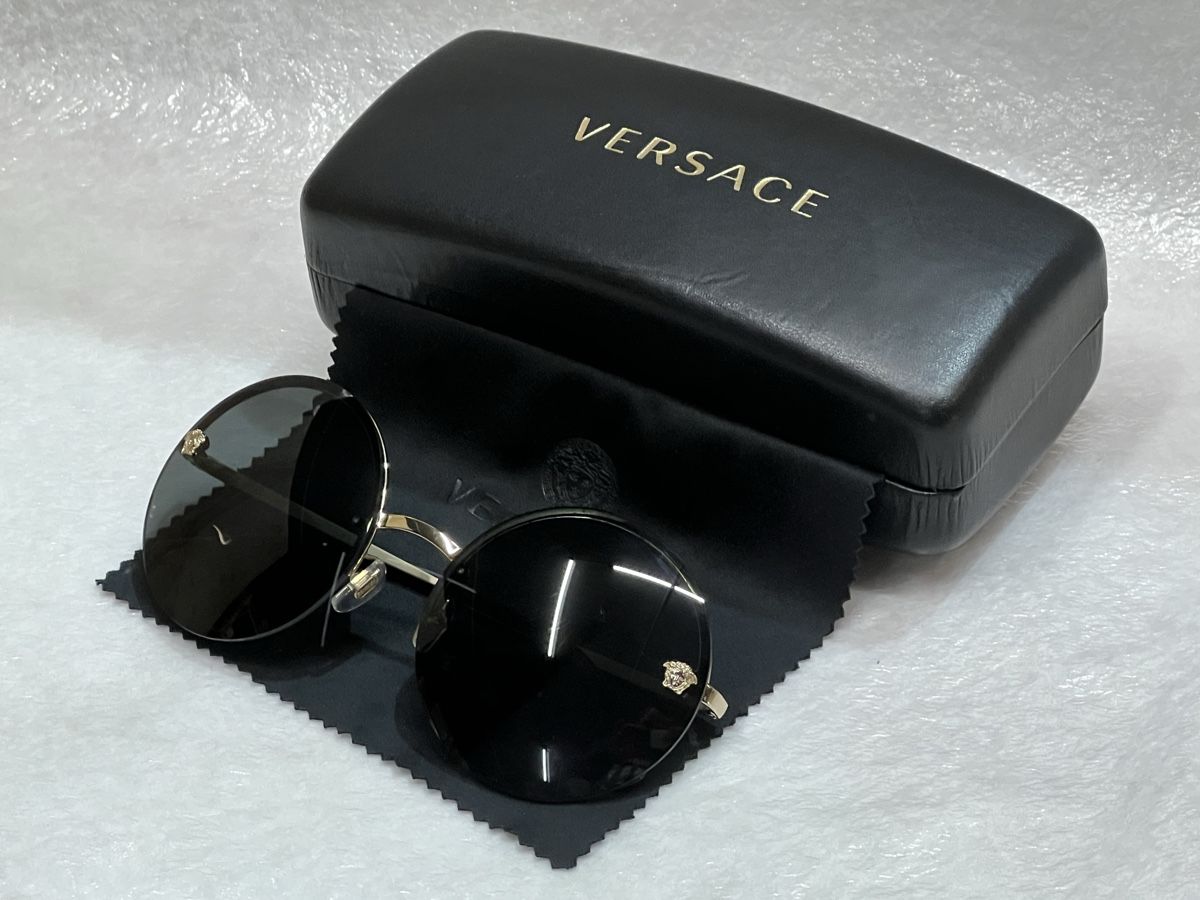 Versace Brillen & Gläser: Versace Sonnenbrille Herren & Damen – Gebraucht aus Basel von RoyalPerformance