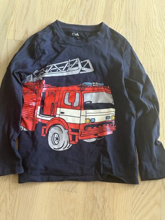 Langarmshirt C&A dunkelblau Feuerwehrmotiv Grösse 122