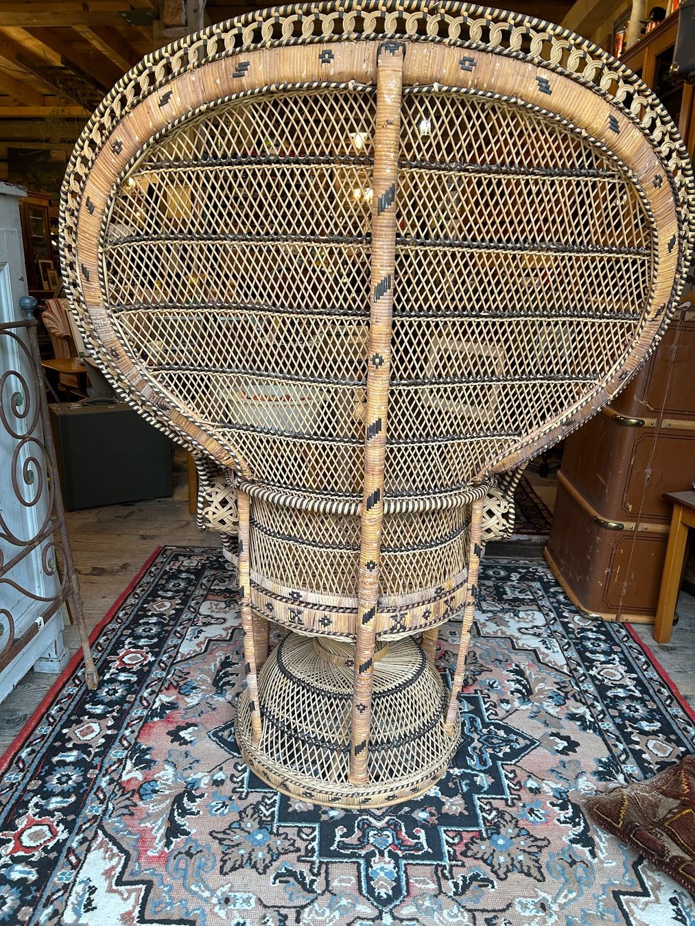 Sedie: Pfauenstuhl – Usato da Goldau venduto da Taburettli_Brocante 1