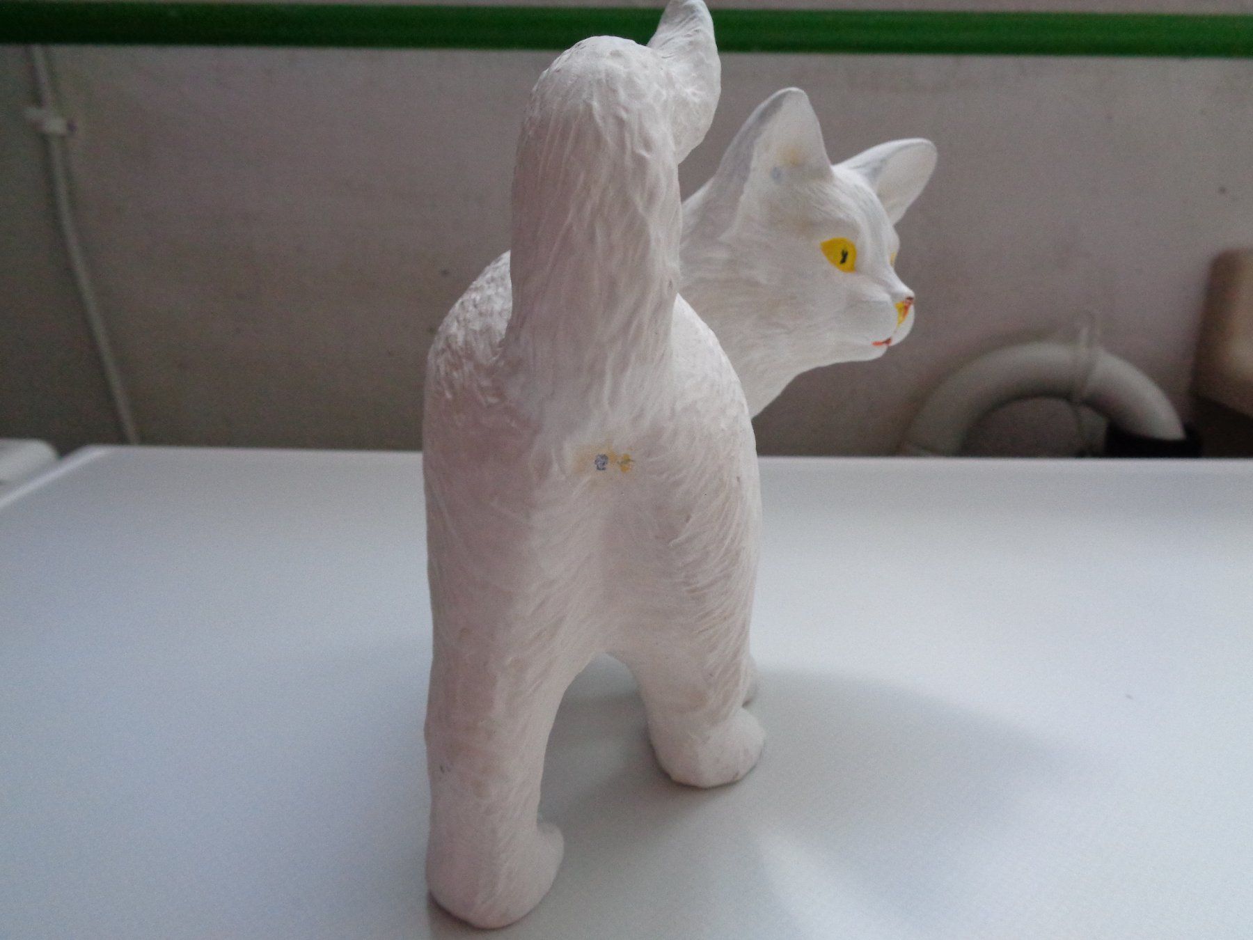 Statuette: Katze aus Keramik, weiss – Usato da Wiesendangen venduto da Gullfoss 3