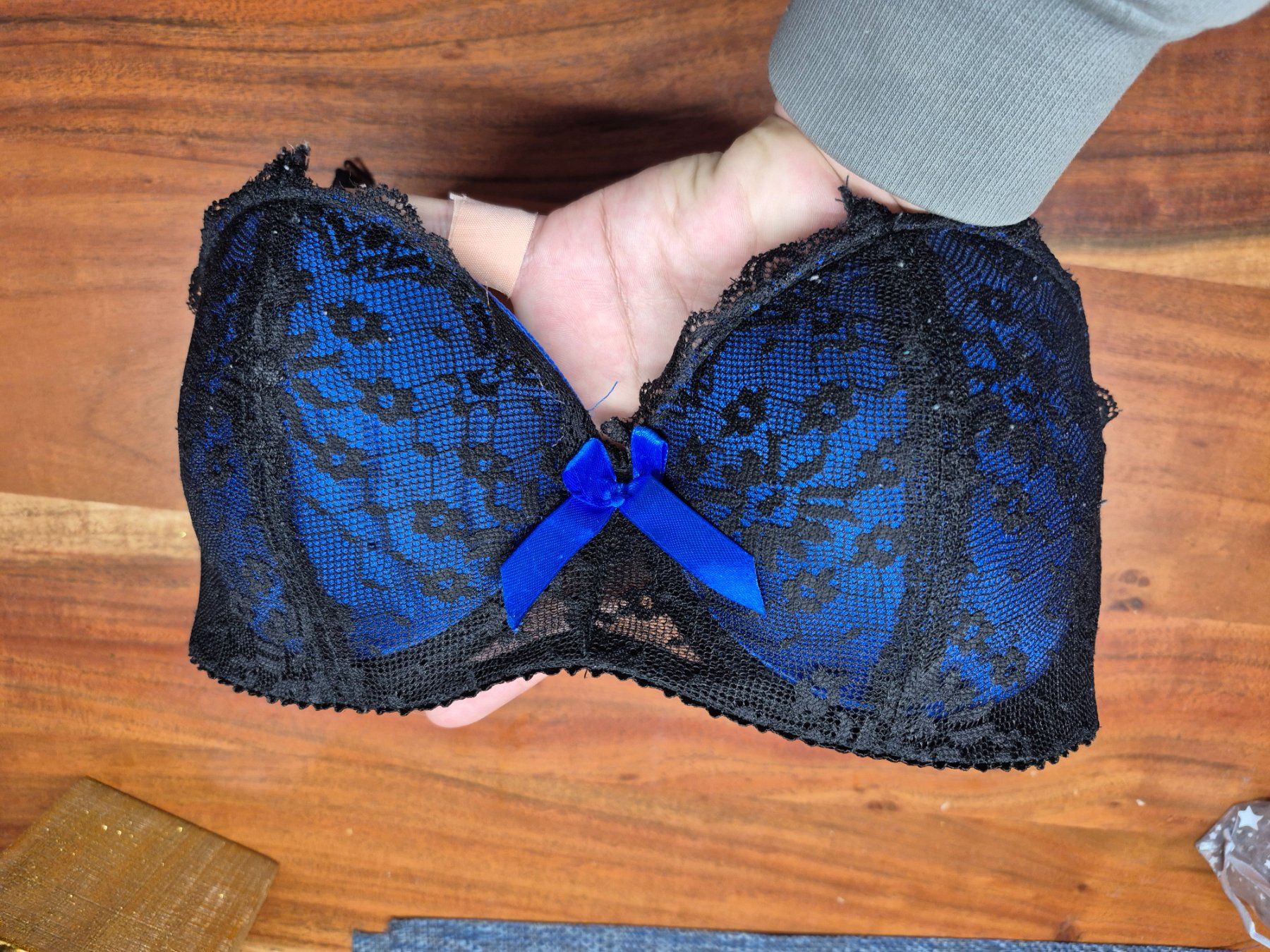 Altra biancheria intima: Schöner Blauer BH – Usato da Tagelswangen venduto da Daubinator7 1