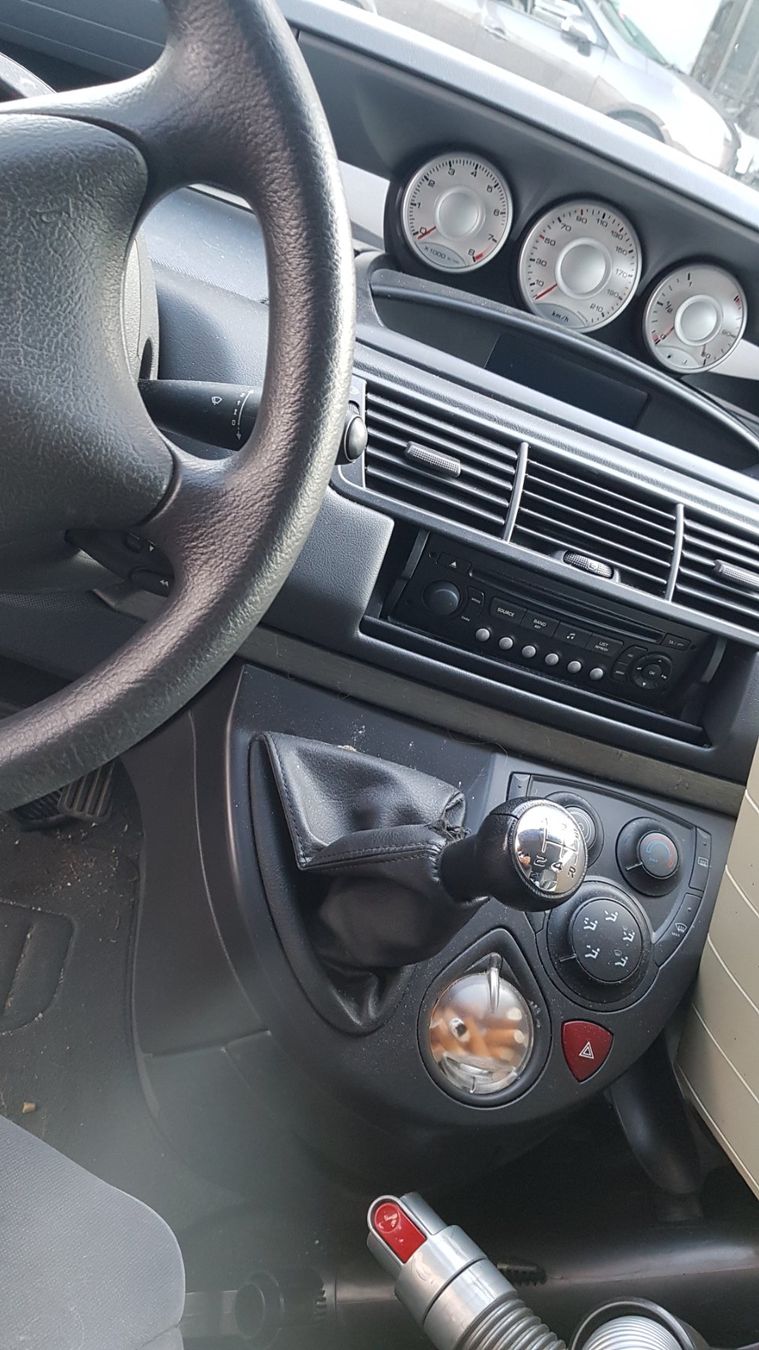 Citroën Automobili: CITROEN C8  8Platz – Usato da Biel / bienne venduto da Sarouch9 4
