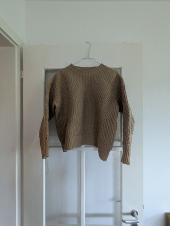 Goldener Strickpullover – Grösse S von Mos Mosh
