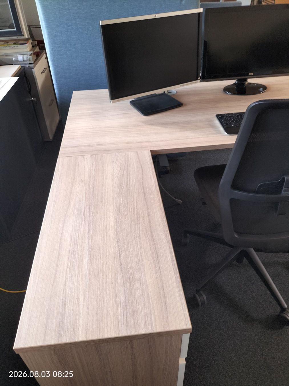 Schreibtische: Schreibtisch – Gebraucht aus Liestal von SFLiestal 3