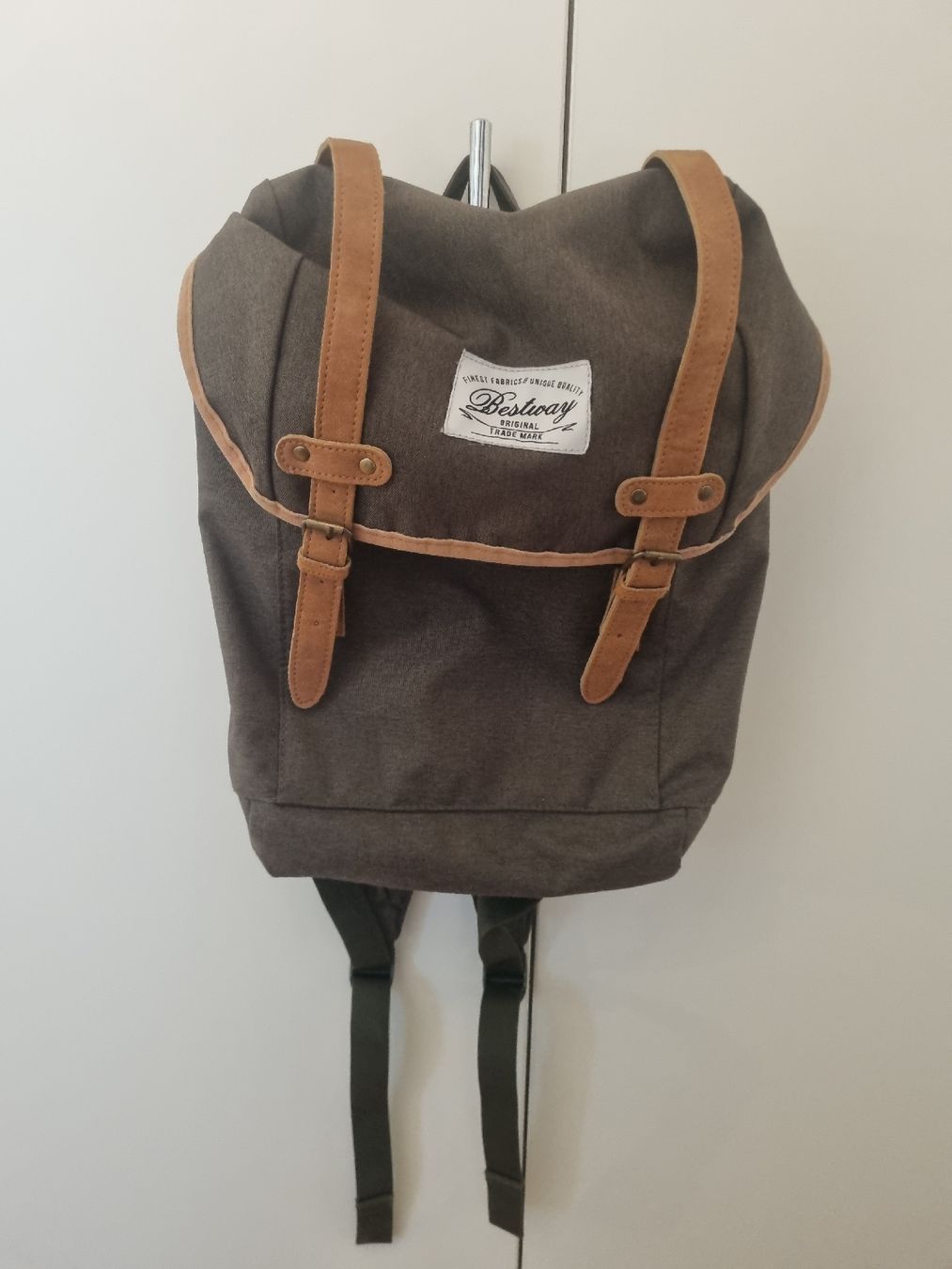 Zaini: kleiner Tagesrucksack – Usato da Oberrüti venduto da zwierbel7